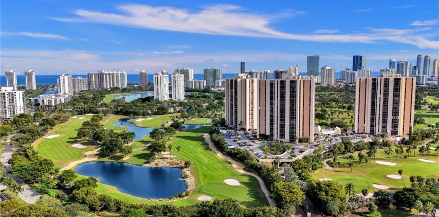 Condo in Aventura, Florida, 2 bedrooms № 1482680