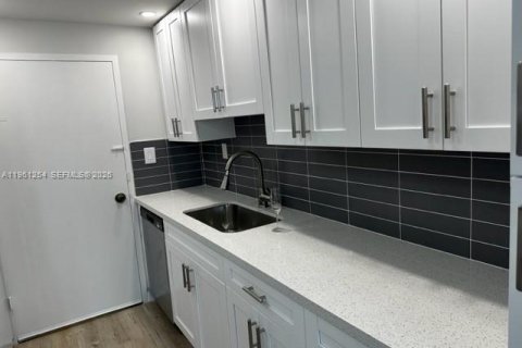 Copropriété à louer à Miami Beach, Floride: 1 chambre, 91.04 m2 № 2022145 - photo 27