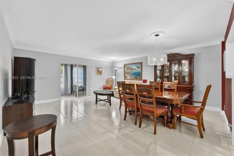 Condominio en venta en Lauderhill, Florida, 1 dormitorio, 86.21 m2 № 2066207 - foto 2