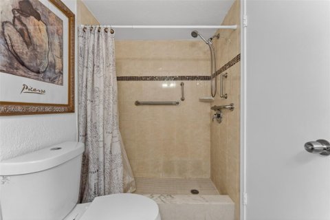 Condominio en venta en Lauderhill, Florida, 1 dormitorio, 86.21 m2 № 2066207 - foto 13
