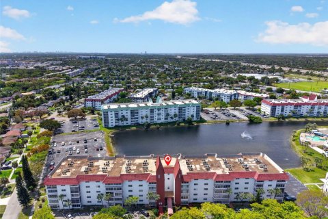 Condominio en venta en Lauderhill, Florida, 1 dormitorio, 86.21 m2 № 2066207 - foto 14