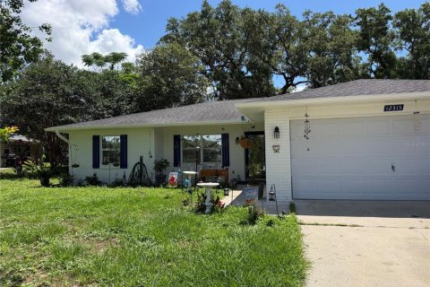 House in Belleview, Florida 3 bedrooms, 130.62 sq.m. № 2102624 - photo 2