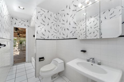 Купить виллу или дом в Корал-Гейблс, Флорида 4 спальни, 233.37м2, № 2047675 - фото 28