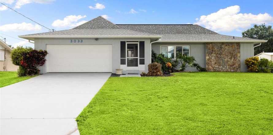 House in Punta Gorda, Florida 3 bedrooms, 161.19 sq.m. № 1899351