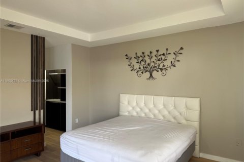 Townhouse in Doral, Florida 4 bedrooms, 208.94 sq.m. № 1891818 - photo 17