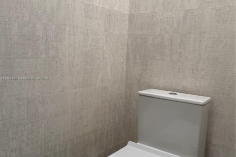 Townhouse in Doral, Florida 4 bedrooms, 208.94 sq.m. № 1891818 - photo 26