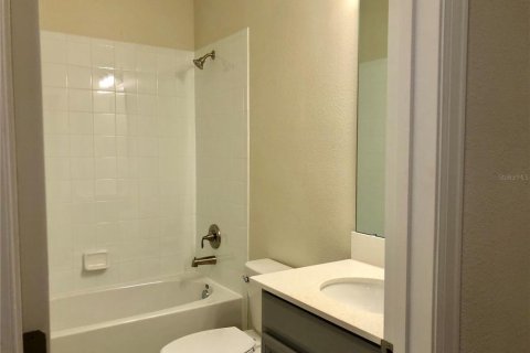 Adosado en alquiler en Orlando, Florida, 4 dormitorios, 189.52 m2 № 1916773 - foto 2