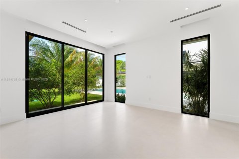 House in Pinecrest, Florida 8 bedrooms, 873.84 sq.m. № 1770502 - photo 17