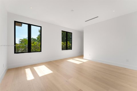 House in Pinecrest, Florida 8 bedrooms, 873.84 sq.m. № 1770502 - photo 26