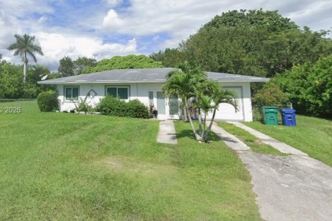 House in Florida City, Florida 2 bedrooms, 104.79 sq.m. № 2261348