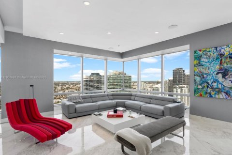 Condo in Miami, Florida, 3 bedrooms  № 1967406 - photo 2