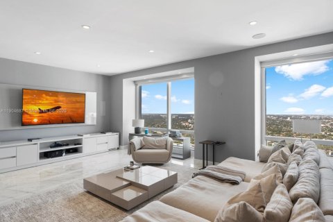 Condo in Miami, Florida, 3 bedrooms  № 1967406 - photo 17