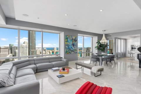 Condo in Miami, Florida, 3 bedrooms  № 1967406 - photo 1