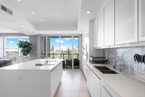 Condo in Miami, Florida, 3 bedrooms  № 1967406 - photo 21