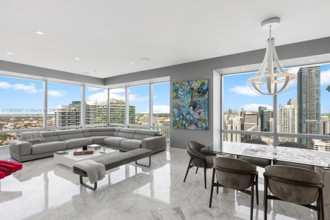 Condo in Miami, Florida, 3 bedrooms  № 1967406 - photo 8