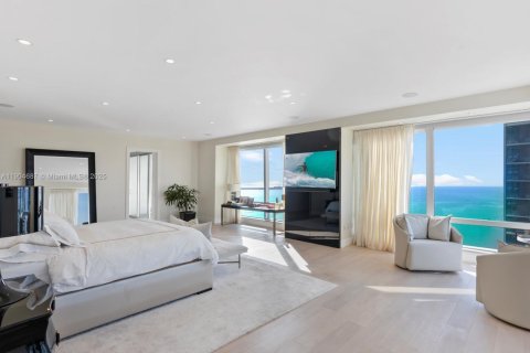 Condo in Miami, Florida, 3 bedrooms  № 1967406 - photo 26