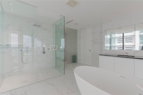 Condo in Miami, Florida, 4 bedrooms  № 1431205 - photo 24