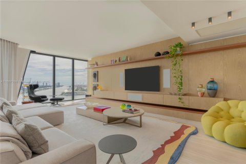 Condo in Miami, Florida, 4 bedrooms  № 1431205 - photo 4