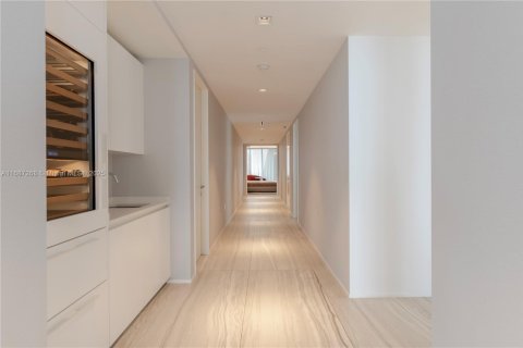 Condo in Miami, Florida, 4 bedrooms  № 1431205 - photo 17
