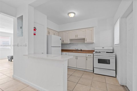 Купить коммерческую недвижимость в Майами-Бич, Флорида 406.17м2, № 2150411 - фото 7