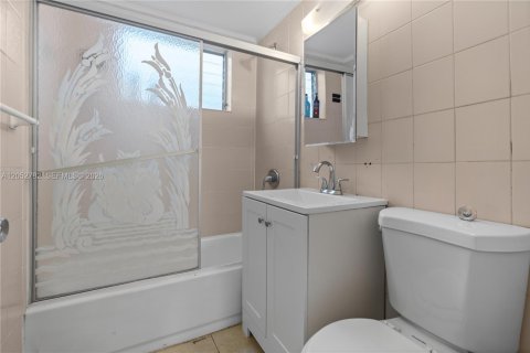 Купить коммерческую недвижимость в Майами-Бич, Флорида 406.17м2, № 2150411 - фото 29