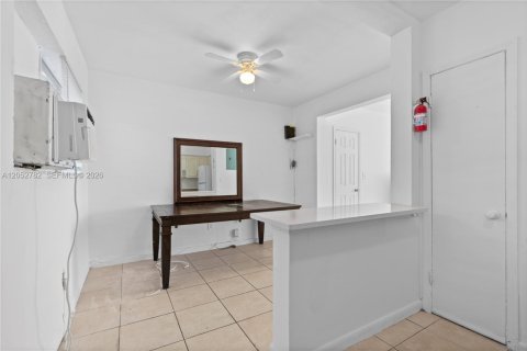 Купить коммерческую недвижимость в Майами-Бич, Флорида 406.17м2, № 2150411 - фото 21