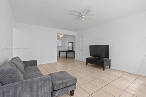 Купить коммерческую недвижимость в Майами-Бич, Флорида 406.17м2, № 2150411 - фото 23