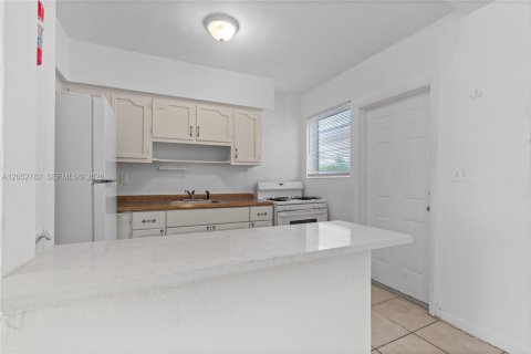 Купить коммерческую недвижимость в Майами-Бич, Флорида 406.17м2, № 2150411 - фото 8