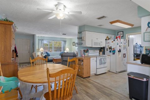 House in Beverly Hills, Florida 2 bedrooms, 134.34 sq.m. № 2238751 - photo 11
