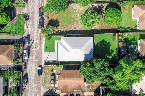 Casa en alquiler en West Palm Beach, Florida, 3 dormitorios, 136.85 m2 № 1932138 - foto 28