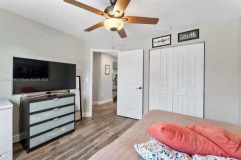 Casa en alquiler en West Palm Beach, Florida, 3 dormitorios, 136.85 m2 № 1932138 - foto 16