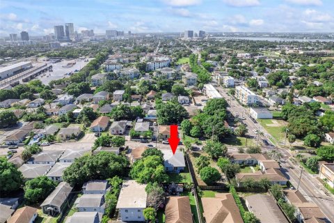 Casa en alquiler en West Palm Beach, Florida, 3 dormitorios, 136.85 m2 № 1932138 - foto 24