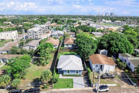 Casa en alquiler en West Palm Beach, Florida, 3 dormitorios, 136.85 m2 № 1932138 - foto 29