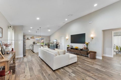 Casa en alquiler en West Palm Beach, Florida, 3 dormitorios, 136.85 m2 № 1932138 - foto 9