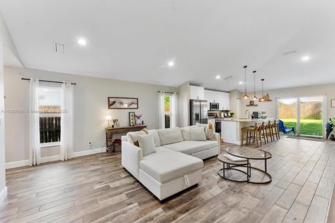 Casa en alquiler en West Palm Beach, Florida, 3 dormitorios, 136.85 m2 № 1932138 - foto 11