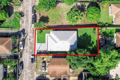 Casa en alquiler en West Palm Beach, Florida, 3 dormitorios, 136.85 m2 № 1932138 - foto 23