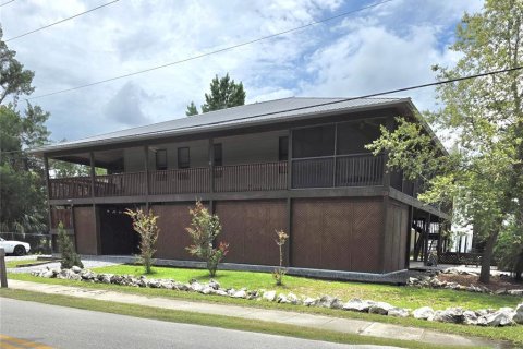 Casa en venta en Crystal River, Florida, 2 dormitorios, 146.32 m2 № 1832847 - foto 1