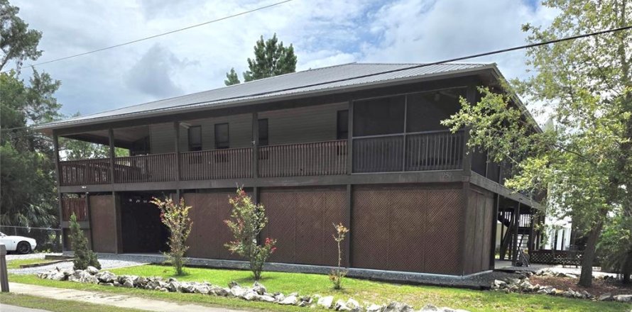 Casa en Crystal River, Florida 2 dormitorios, 146.32 m2 № 1832847