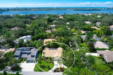 House in Sarasota, Florida 3 bedrooms, 224.54 sq.m. № 2393799