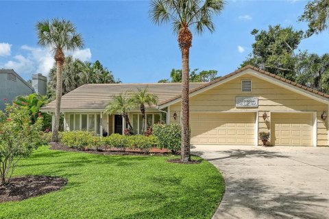 House in Sarasota, Florida 3 bedrooms, 224.54 sq.m. № 2393799 - photo 2