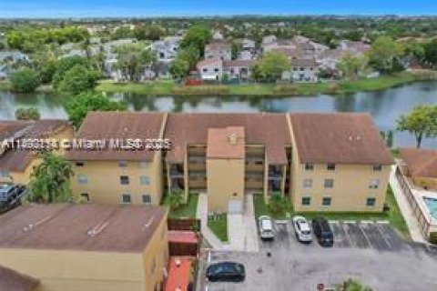 Apartment in Miami, Florida 2 bedrooms, 89.93 sq.m. № 1946208 - photo 2