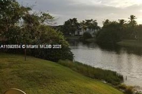 Apartment in Miami, Florida 2 bedrooms, 89.93 sq.m. № 1946208 - photo 7