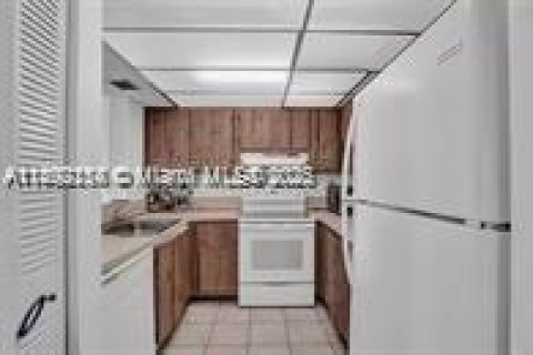 Apartment in Miami, Florida 2 bedrooms, 89.93 sq.m. № 1946208 - photo 10