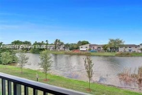 Apartment in Miami, Florida 2 bedrooms, 89.93 sq.m. № 1946208 - photo 5