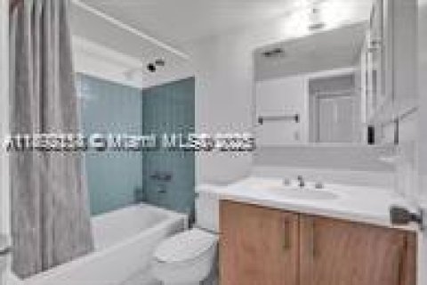Apartment in Miami, Florida 2 bedrooms, 89.93 sq.m. № 1946208 - photo 12