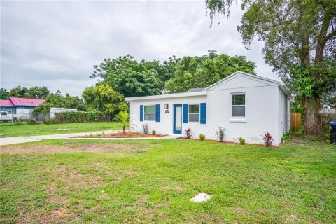 House in Orlando, Florida 3 bedrooms, 97.92 sq.m. № 1866032 - photo 1