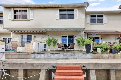 Villa ou maison à vendre à Pompano Beach, Floride: 2 chambres, 93.65 m2 № 1890808 - photo 15
