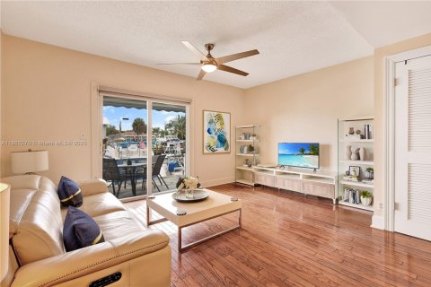 Villa ou maison à vendre à Pompano Beach, Floride: 2 chambres, 93.65 m2 № 1890808 - photo 5