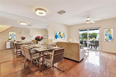 Villa ou maison à vendre à Pompano Beach, Floride: 2 chambres, 93.65 m2 № 1890808 - photo 4