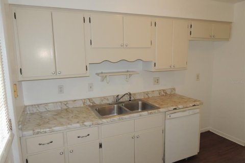 House in Gainesville, Florida 4 bedrooms, 157 sq.m. № 1582596 - photo 6